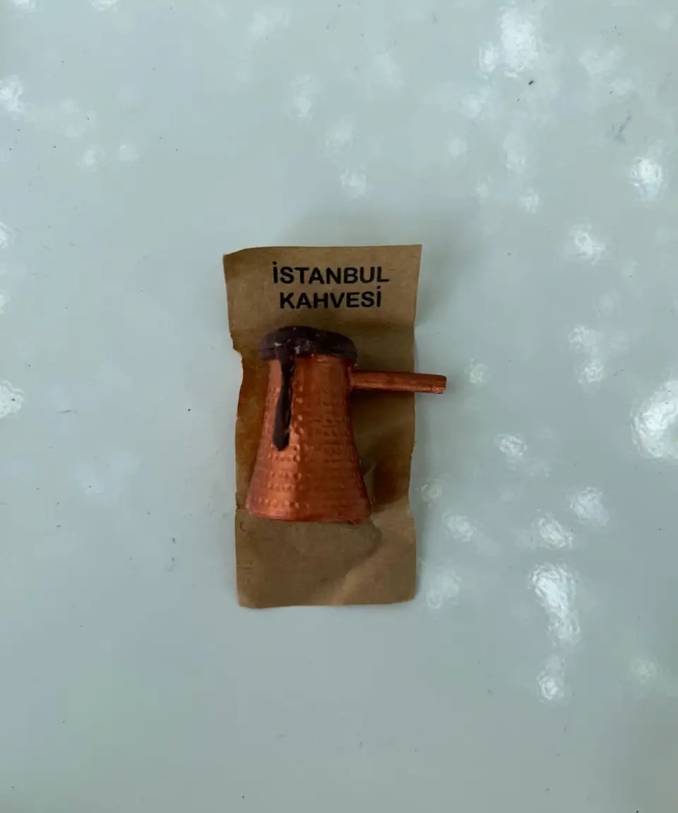 Turkish Coffee Pot Magnet: a copper cezve-shaped magnet on an “İstanbul Kahvesi” card.
