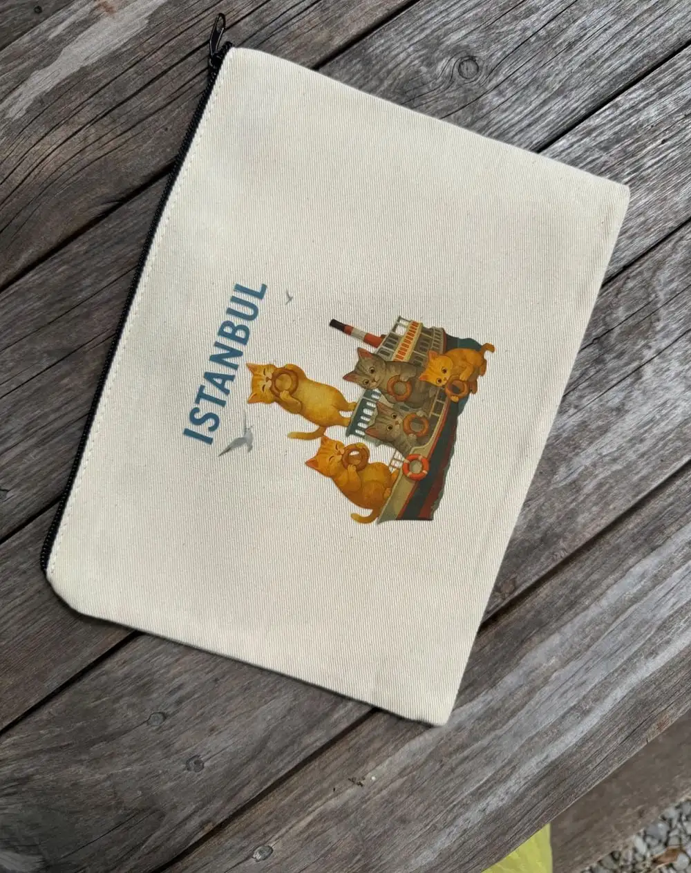 Istanbul Canvas Zipper Pouch: two cats and Hagia Sophia with “Istanbul”.